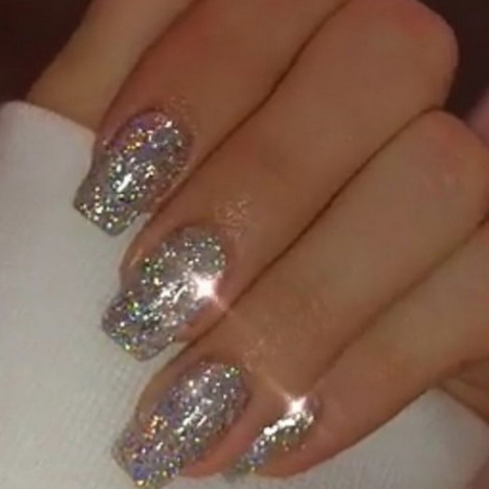 Meet your Posher, Delia